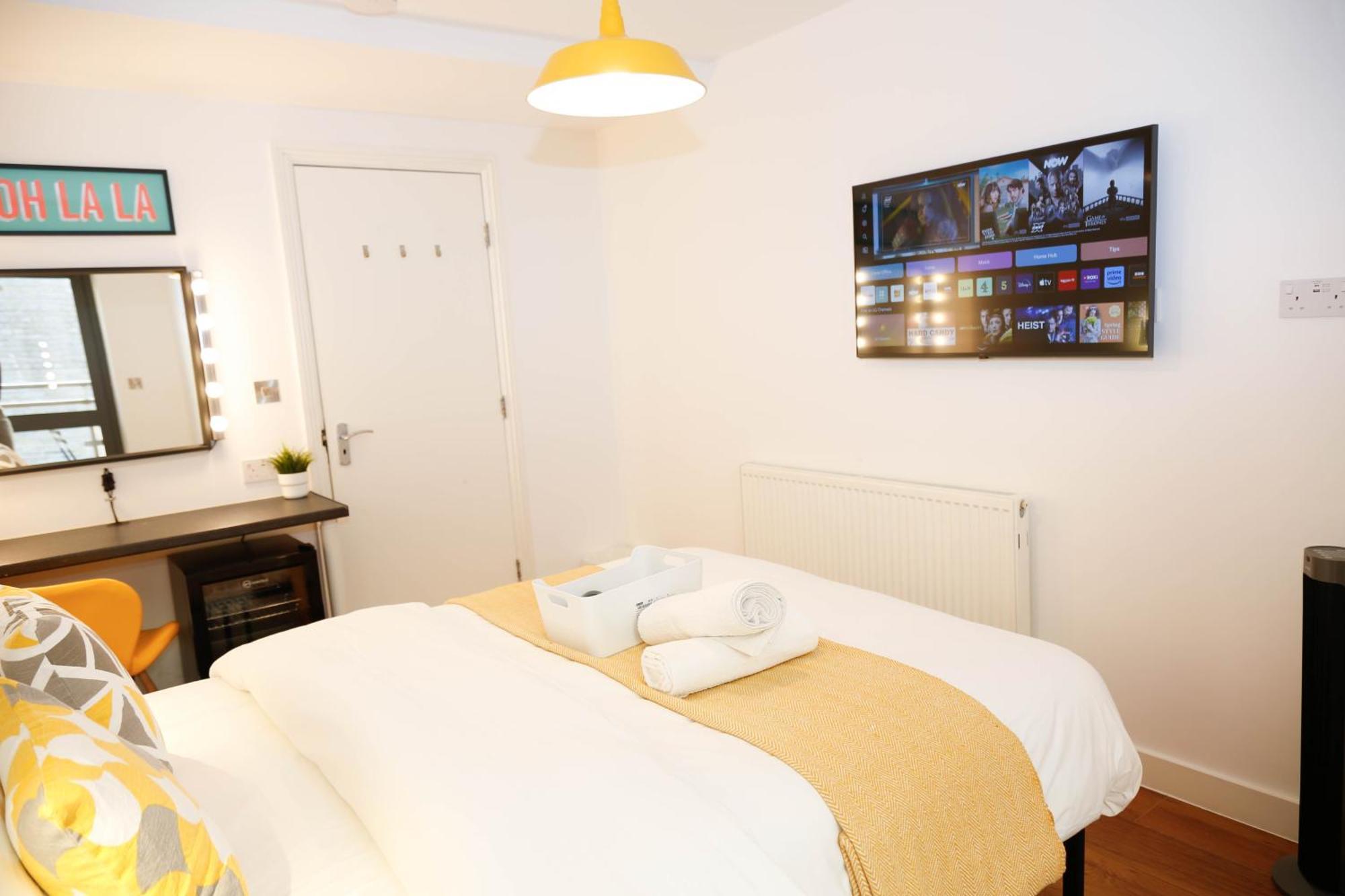New Luxury Rooms In The Heart Of London Next To Shops, Cafes, Bars & Metro With Shared Bathrooms מראה חיצוני תמונה