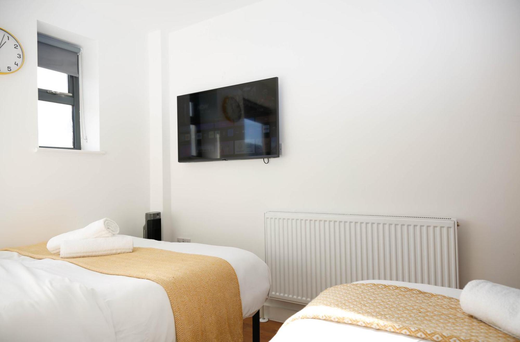 New Luxury Rooms In The Heart Of London Next To Shops, Cafes, Bars & Metro With Shared Bathrooms מראה חיצוני תמונה