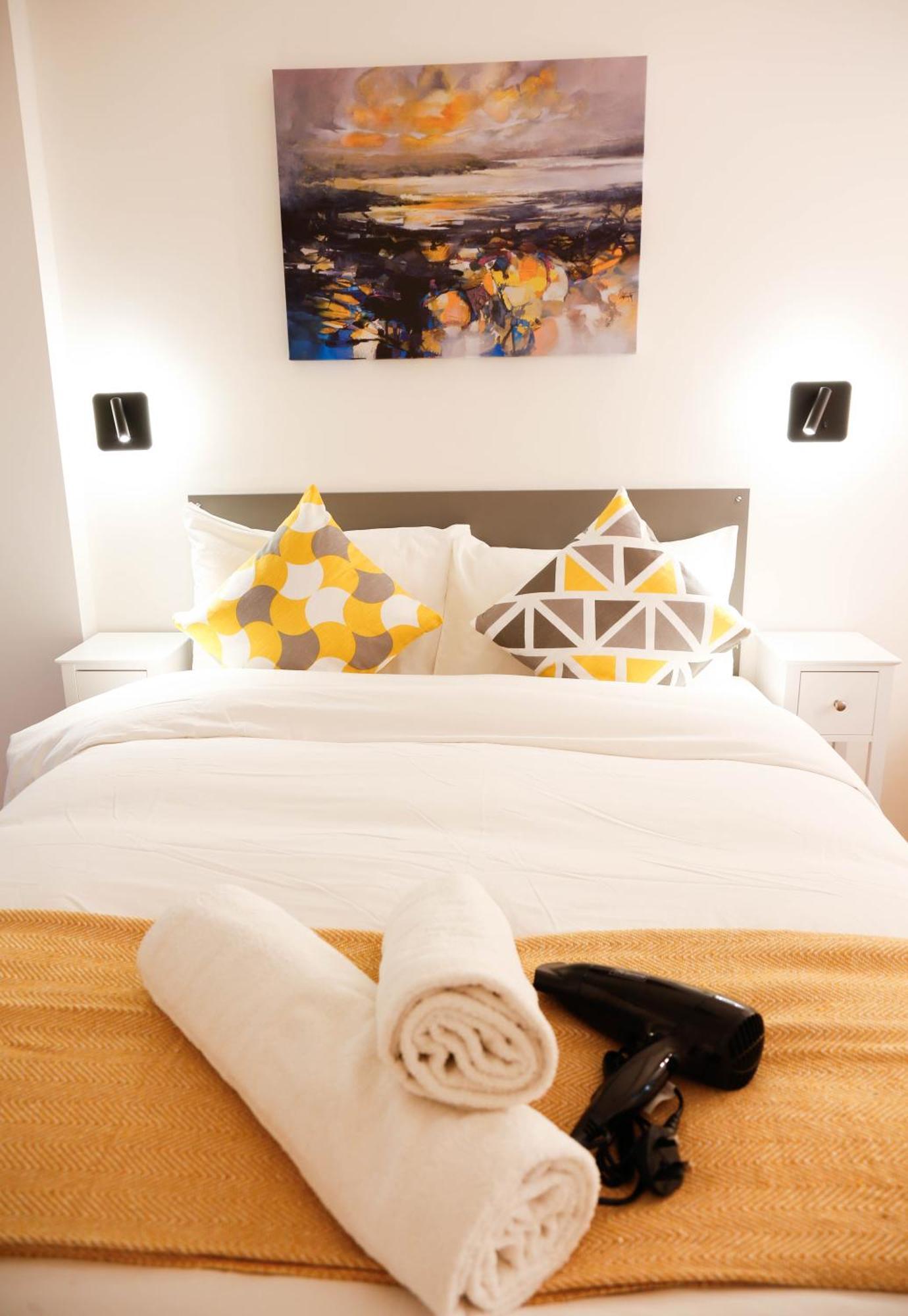 New Luxury Rooms In The Heart Of London Next To Shops, Cafes, Bars & Metro With Shared Bathrooms מראה חיצוני תמונה
