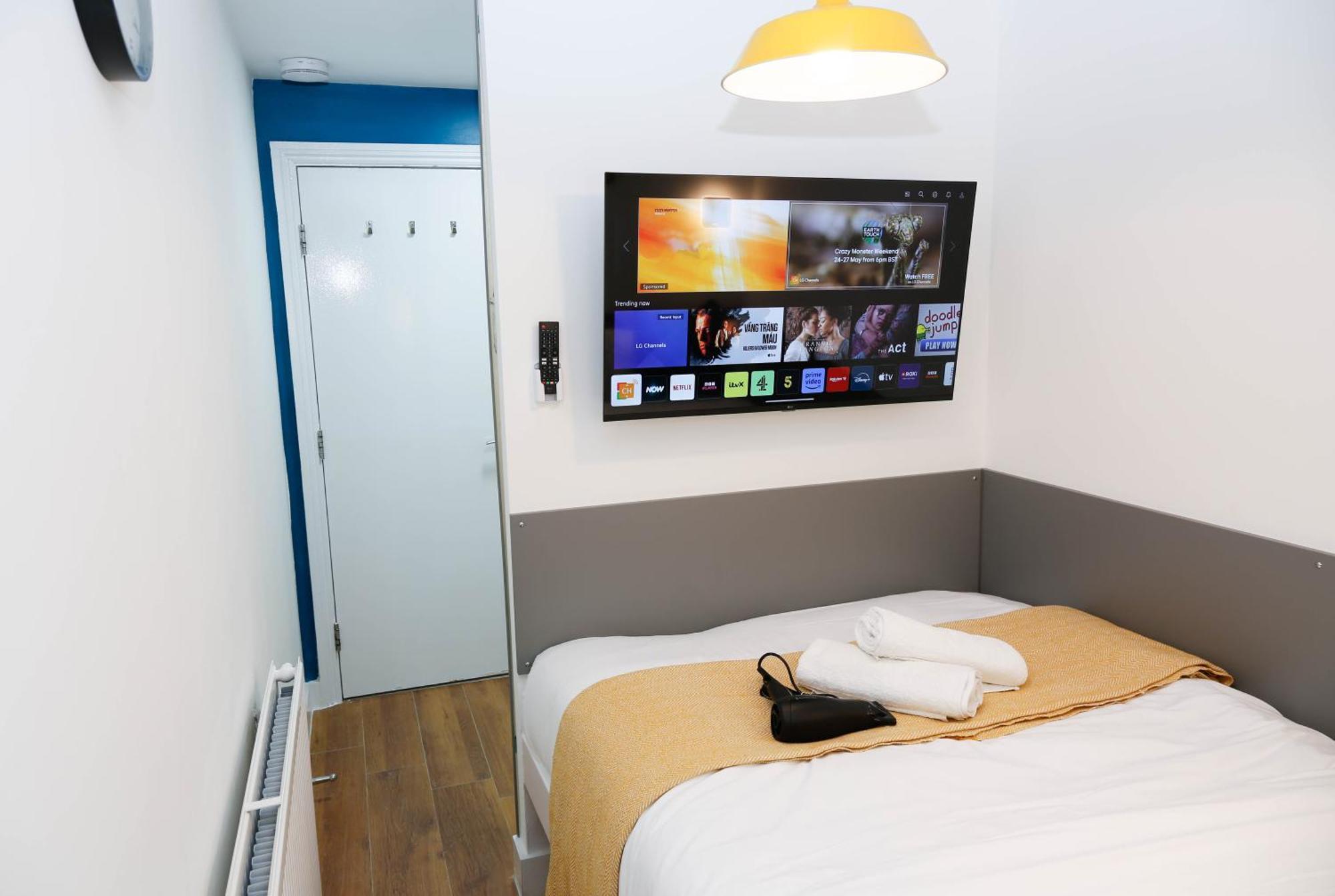 New Luxury Rooms In The Heart Of London Next To Shops, Cafes, Bars & Metro With Shared Bathrooms מראה חיצוני תמונה