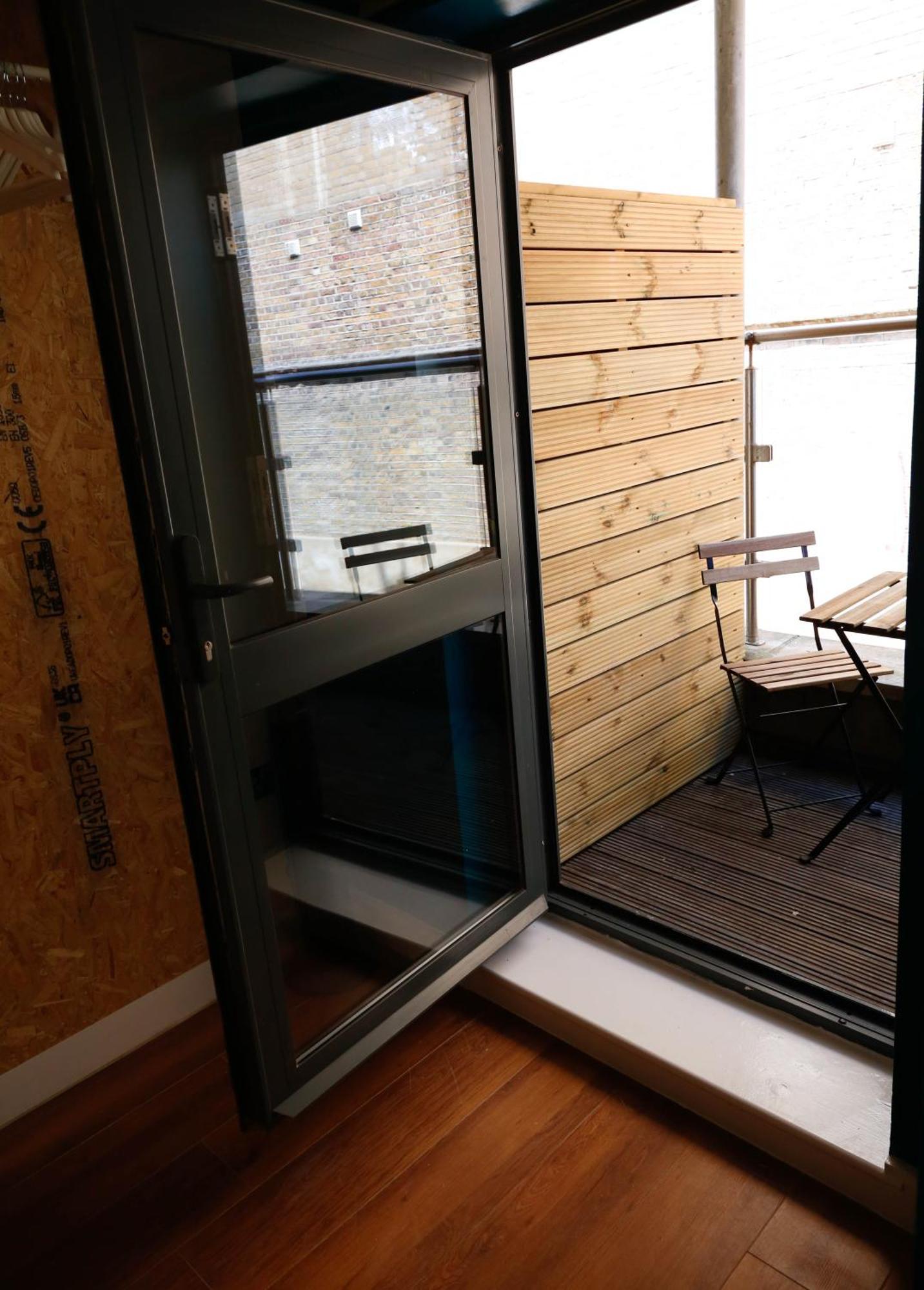 New Luxury Rooms In The Heart Of London Next To Shops, Cafes, Bars & Metro With Shared Bathrooms מראה חיצוני תמונה