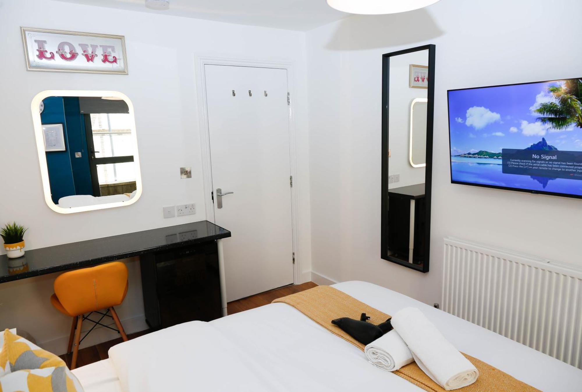 New Luxury Rooms In The Heart Of London Next To Shops, Cafes, Bars & Metro With Shared Bathrooms מראה חיצוני תמונה