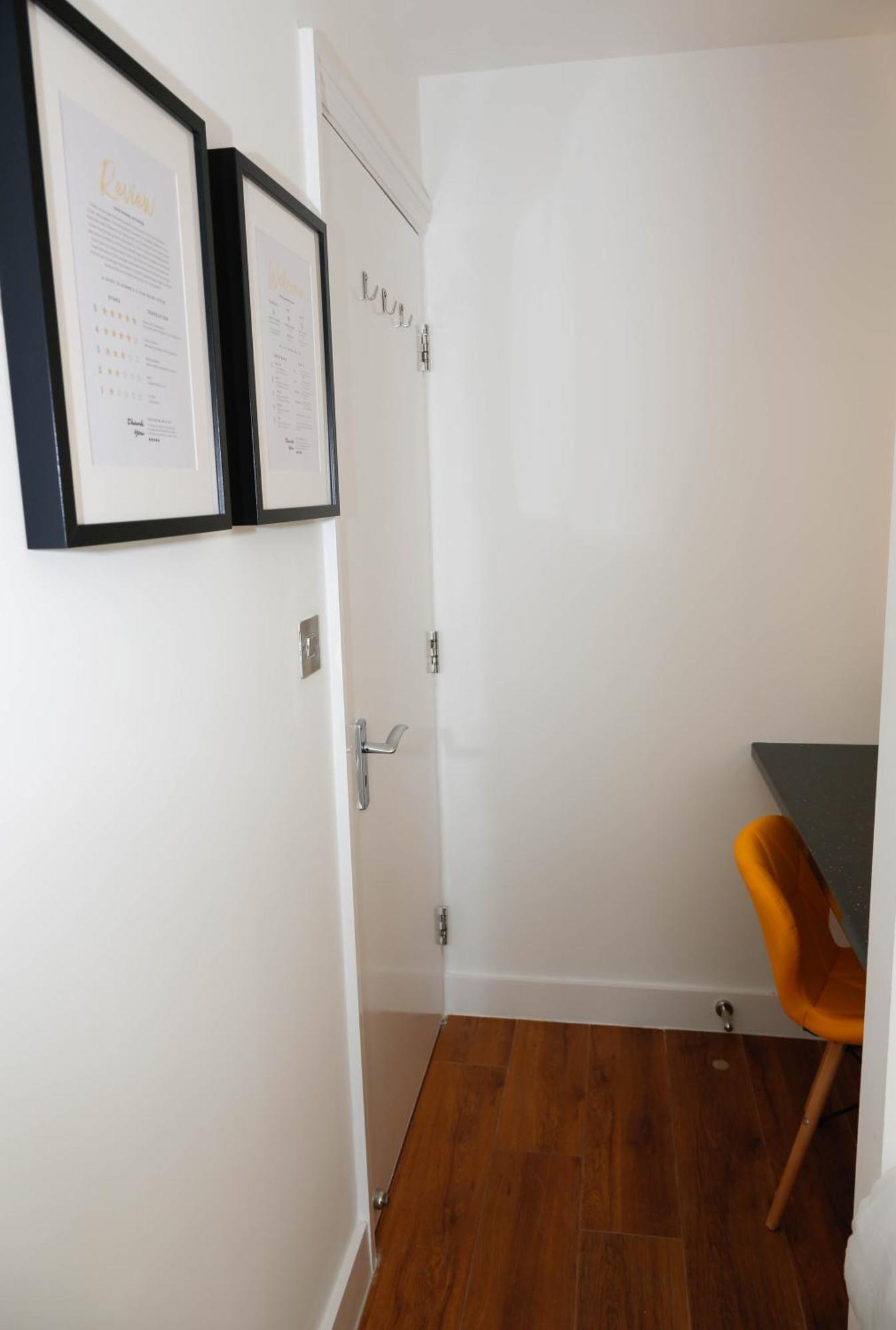 New Luxury Rooms In The Heart Of London Next To Shops, Cafes, Bars & Metro With Shared Bathrooms מראה חיצוני תמונה